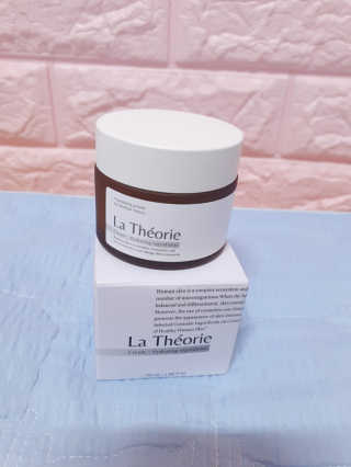 La Theorie Hydrating Ingredients | 하이드레이팅 인그레이디언츠 — 5점을 준 리뷰어가 2020년 5월 올린 사용 사진