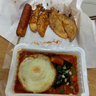 죠스떡볶이 [죠스푸드] 짜빠떡볶이+떡또그+범벅만두 신메뉴 3종 — 5점을 준 리뷰어가 2020년 4월 올린 사용 사진