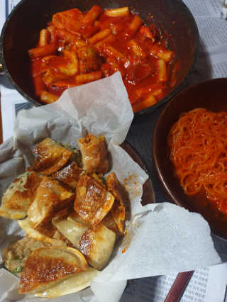 [심플리쿡]창화당떡볶이+모둠만두, 쫄면+굴림만두 SET — 5점을 준 리뷰어가 2020년 9월 올린 사용 사진