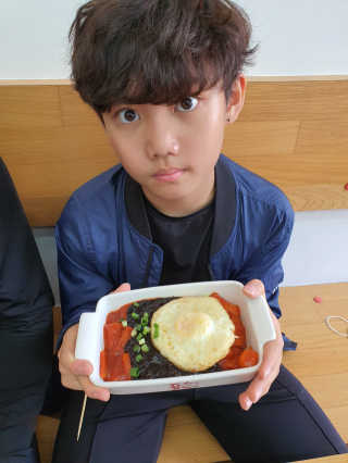 죠스떡볶이 [죠스푸드] 짜빠떡볶이+떡또그+범벅만두 신메뉴 3종 — 3점을 준 리뷰어가 2020년 4월 올린 사용 사진