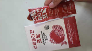 조은약초 석류콜라겐 석류즙 석류쪼옥 젤리 스틱 15포 x 20g — 5점을 준 리뷰어가 2020년 7월 올린 사용 사진
