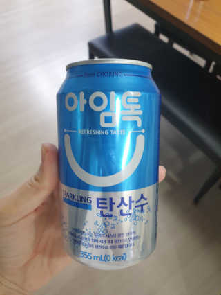 일화 아임톡 탄산수 355mlX24캔 + 보냉팩 증정이벤트 — 5점을 준 리뷰어가 2020년 4월 올린 사용 사진