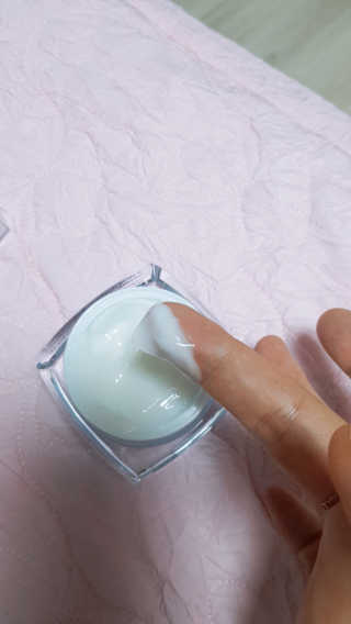 델라본 마린 콜라겐 수분크림 — 5점을 준 리뷰어가 2020년 7월 올린 사용 사진