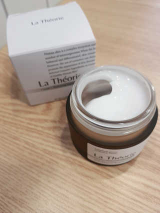 La Theorie Hydrating Ingredients | 하이드레이팅 인그레이디언츠 — 5점을 준 리뷰어가 2020년 5월 올린 사용 사진