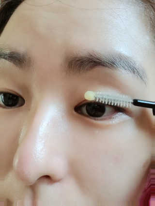 닥터존스킨 눈썹자라 — 4점을 준 리뷰어가 2020년 8월 올린 사용 사진