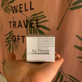 La Theorie Hydrating Ingredients | 하이드레이팅 인그레이디언츠 — 4.5점을 준 리뷰어가 2020년 5월 올린 사용 사진
