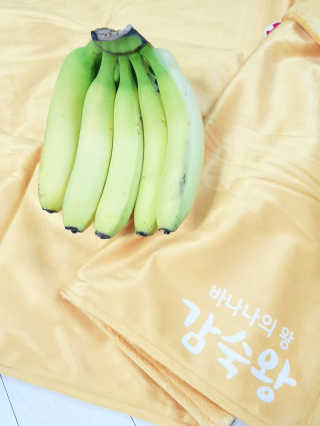 [스미후루] 감숙왕 바나나 1팩 1.3kg + 담요 + 스티커 — 5점을 준 리뷰어가 2020년 10월 올린 사용 사진