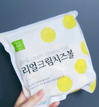 가치식탁 리얼치즈스틱, 리얼크림치즈볼 — 5점을 준 리뷰어가 2020년 9월 올린 사용 사진