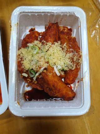 죠스떡볶이 [죠스푸드] 짜빠떡볶이+떡또그+범벅만두 신메뉴 3종 — 5점을 준 리뷰어가 2020년 4월 올린 사용 사진