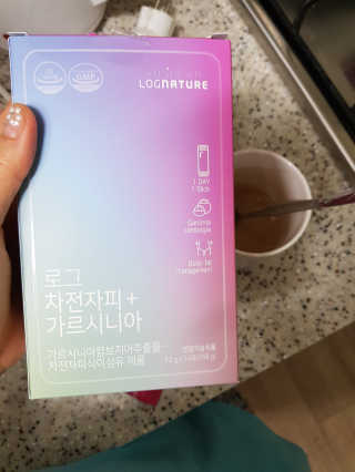 로그네이처 로그 차전자피+가르시니아 — 3점을 준 리뷰어가 2020년 4월 올린 사용 사진