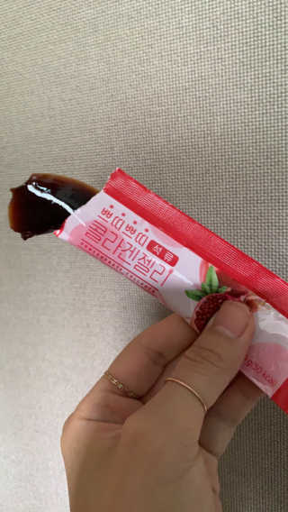 헬스업_쁘띠쁘띠석류콜라겐젤리_20g x 14포 — 4점을 준 리뷰어가 2020년 9월 올린 사용 사진