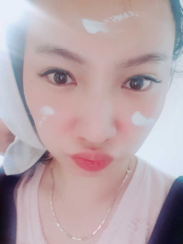 에브리데이 라이트 선 크림 리뷰 사진
