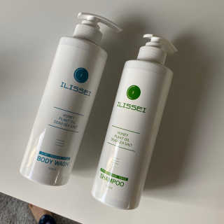 일리세이 허니 샴푸 500ml + 허니 바디워시 500ml 세트 — 3점을 준 리뷰어가 2020년 4월 올린 사용 사진