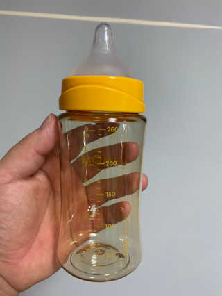 유비맘 PPSU 젖병 노꼭지_260ml_컬러 랜덤 발송 — 3점을 준 리뷰어가 2020년 8월 올린 사용 사진