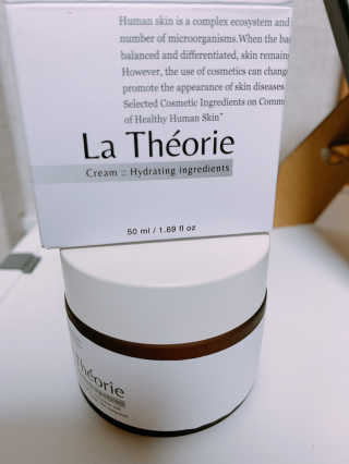 La Theorie Hydrating Ingredients | 하이드레이팅 인그레이디언츠 — 5점을 준 리뷰어가 2020년 4월 올린 사용 사진