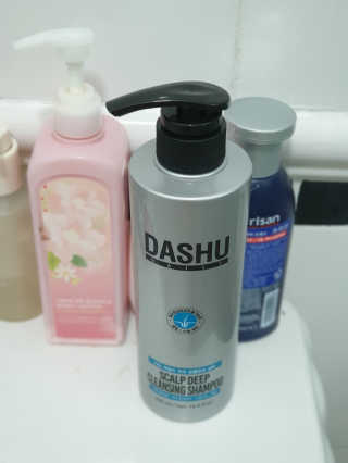 다슈코리아 다슈 데일리 두피 딥 클렌징 샴푸 500ml — 4.5점을 준 리뷰어가 2020년 10월 올린 사용 사진
