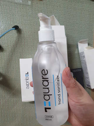 온가족 위생습관, 72스퀘어 손소독제 300ml+30mlx2 구성 — 4점을 준 리뷰어가 2020년 10월 올린 사용 사진