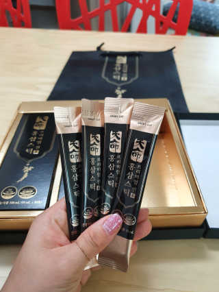 헬스업_천명진프리미엄홍삼스틱_10ml x 30포 — 5점을 준 리뷰어가 2020년 7월 올린 사용 사진