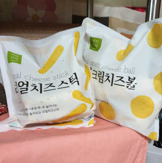 가치식탁 리얼치즈스틱, 리얼크림치즈볼 — 4점을 준 리뷰어가 2020년 5월 올린 사용 사진