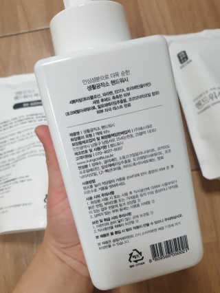 [생활공작소]핸드워시 용기 500ml 1개+리필 400ml 2개 — 5점을 준 리뷰어가 2020년 8월 올린 사용 사진