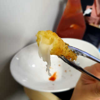 가치식탁 리얼치즈스틱, 리얼크림치즈볼 — 5점을 준 리뷰어가 2020년 10월 올린 사용 사진