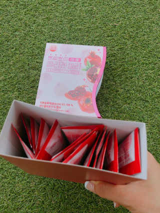 헬스업_쁘띠쁘띠석류콜라겐젤리_20g x 14포 — 5점을 준 리뷰어가 2020년 7월 올린 사용 사진