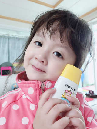 아토팜 야외놀이 선밀크 SPF50+ PA+++ — 5점을 준 리뷰어가 2020년 5월 올린 사용 사진