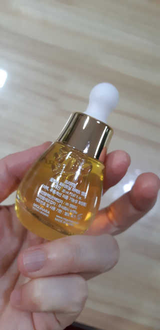 미구하라 프리미엄 울트라 화이트닝 퍼펙트 앰플 오리진  20ml — 3점을 준 리뷰어가 2020년 4월 올린 사용 사진