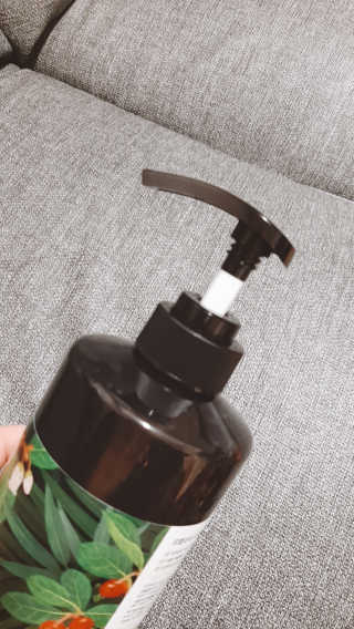 르퀼라야 스칼프 샴푸 810ml [가드니아/포레스트] — 5점을 준 리뷰어가 2020년 7월 올린 사용 사진
