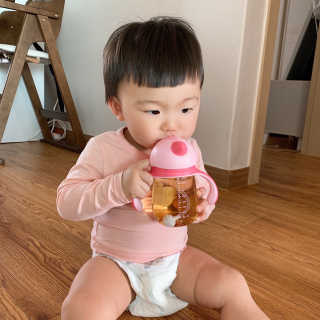 유비맘 트라이탄 코니빨대컵_컬러 랜덤 발송 — 4.5점을 준 리뷰어가 2020년 11월 올린 사용 사진