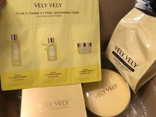 VELY VELY 아우라 허니 글로우 쿠션 — 4.5점을 준 리뷰어가 2020년 4월 올린 사용 사진