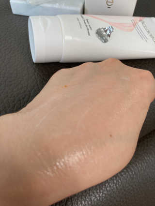 FGBEAUTY 이너 액티브 스킨 크림 넥 앤 포 브레스트 — 5점을 준 리뷰어가 2020년 8월 올린 사용 사진