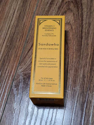 [스킨큐어] 산다화 비타민C 화이트닝 에센스 30ml — 3.5점을 준 리뷰어가 2020년 4월 올린 사용 사진