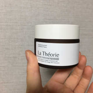 La Theorie Hydrating Ingredients | 하이드레이팅 인그레이디언츠 — 5점을 준 리뷰어가 2020년 5월 올린 사용 사진