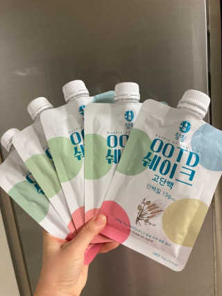 [꾸콤] 참참 OOTD쉐이크 고단백 일주일세트 50g x 5 — 5점을 준 리뷰어가 2020년 10월 올린 사용 사진