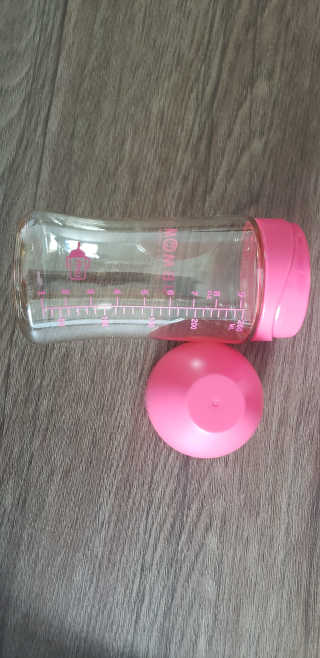유비맘 PPSU 젖병 노꼭지_260ml_컬러 랜덤 발송 — 2점을 준 리뷰어가 2020년 6월 올린 사용 사진