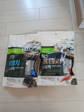 [풀무원] 자연의 감칠맛 통디포리, 통멸치 다시팩 세트 — 5점을 준 리뷰어가 2020년 5월 올린 사용 사진