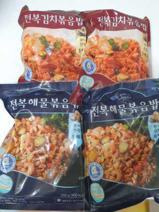 바다는다웰빙이다 전복해물볶음밥/전복김치볶음밥 250g-4봉지 — 5점을 준 리뷰어가 2020년 8월 올린 사용 사진