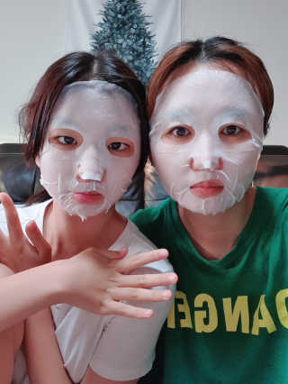 바이오믹 BIOMEEK SENSIMETIC SOOTHING MASK.S — 5점을 준 리뷰어가 2020년 6월 올린 사용 사진