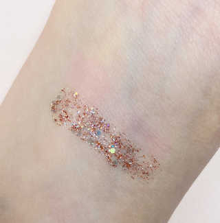 [블랙루즈] 펄블리 아이 글리터 유니버스 2종 — 5점을 준 리뷰어가 2020년 12월 올린 사용 사진