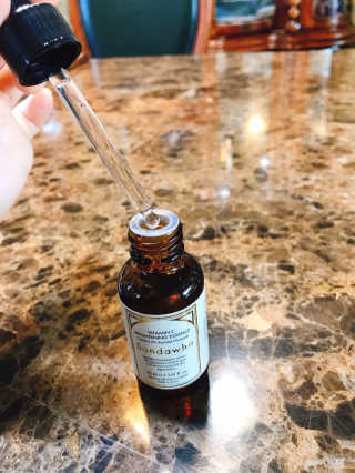 [스킨큐어] 산다화 비타민C 화이트닝 에센스 30ml — 4점을 준 리뷰어가 2020년 4월 올린 사용 사진