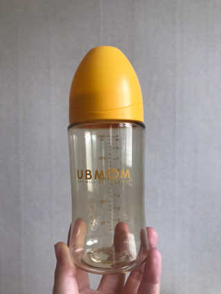 유비맘 PPSU 젖병 노꼭지_260ml_컬러 랜덤 발송 — 4.5점을 준 리뷰어가 2020년 8월 올린 사용 사진