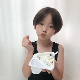 남양유업 또깍 접어 떠먹는 불가리스 2종 — 5점을 준 리뷰어가 2020년 9월 올린 사용 사진