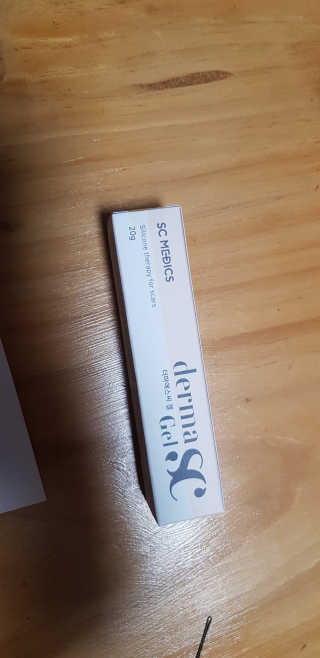 derma SC-Gel 더마에스씨 겔 20g — 5점을 준 리뷰어가 2020년 5월 올린 사용 사진