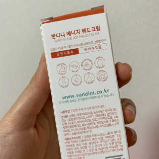 반디니 핸드크림세트 [활기찬 에너지+섬세한 센시티브] — 5점을 준 리뷰어가 2020년 9월 올린 사용 사진