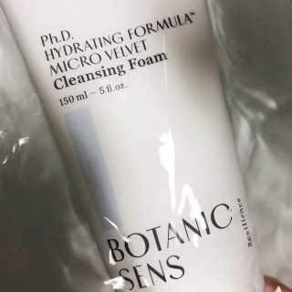 보타닉센스 Ph.D 하이드레이팅 포뮬라 마이크로 벨벳 클렌징 폼 — 5점을 준 리뷰어가 2020년 8월 올린 사용 사진