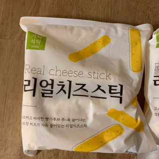 가치식탁 리얼치즈스틱, 리얼크림치즈볼 — 5점을 준 리뷰어가 2020년 8월 올린 사용 사진