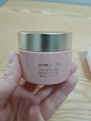 Tween.Ty Skin 트웬티스킨 리프팅 크림 프리미엄 라인 — 5점을 준 리뷰어가 2020년 11월 올린 사용 사진