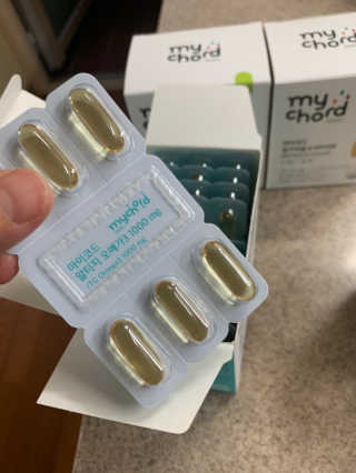 JW중외제약 마이코드 알티지 오메가3 1000 mg — 5점을 준 리뷰어가 2020년 8월 올린 사용 사진