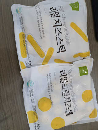 가치식탁 리얼치즈스틱, 리얼크림치즈볼 — 5점을 준 리뷰어가 2020년 8월 올린 사용 사진